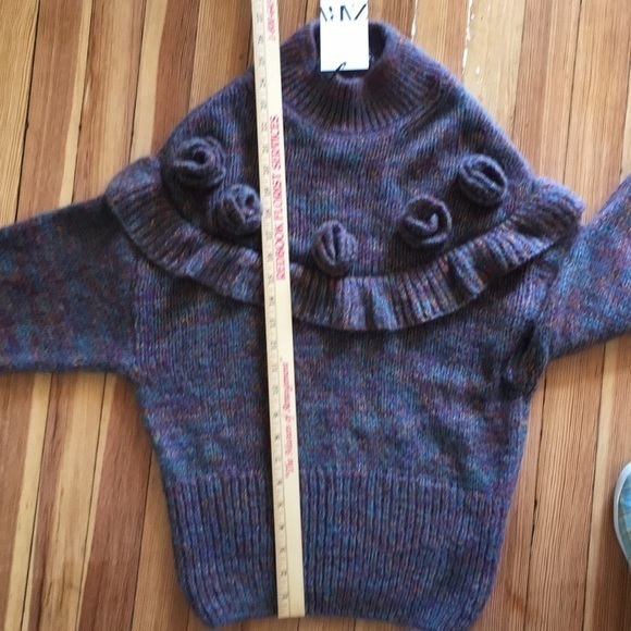 NWT ZARA knit sweater with ruffle and Pom poms - Picture 11 of 11
